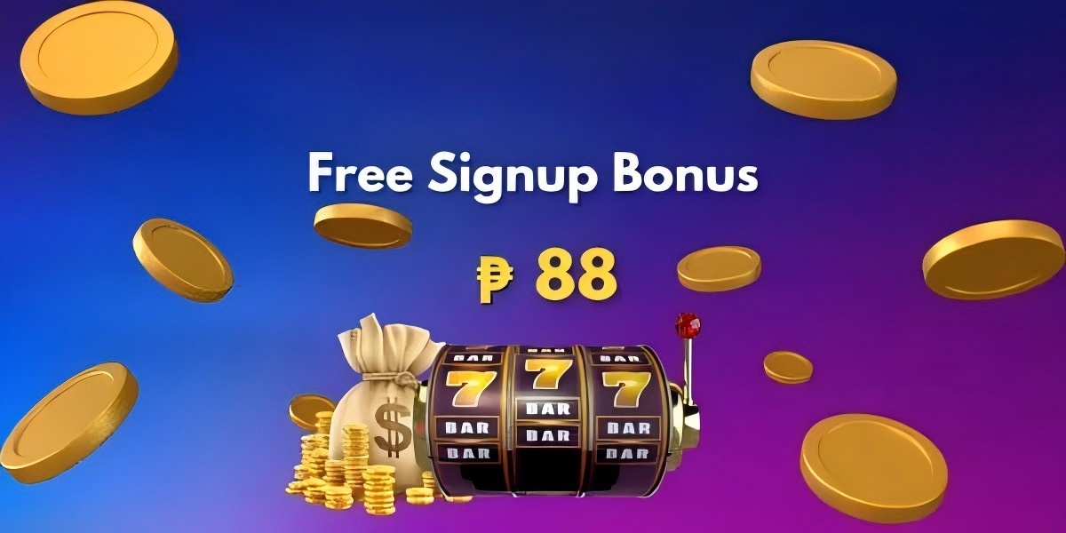 Banner quảng bá mcww với tông vàng nổi bật và nút nhận thưởng